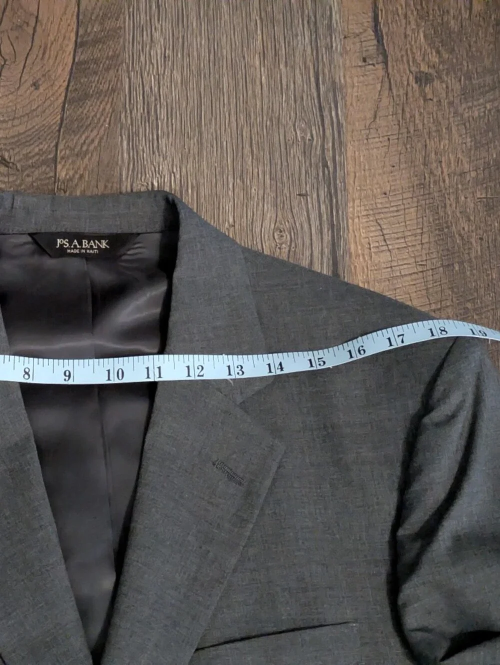 Jos A Bank Mens 2 Piece Suit 40R Gray 100% Wool 2 Button Blazer Pleated Pants 34